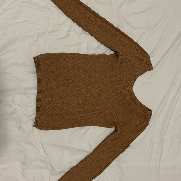 BUNDLE DEAL - 3 SWEATERS FOR $30 / ROYAL BLUE CREWNECK / V NECKS IN PINK & BROWN - Picture 5 of 12